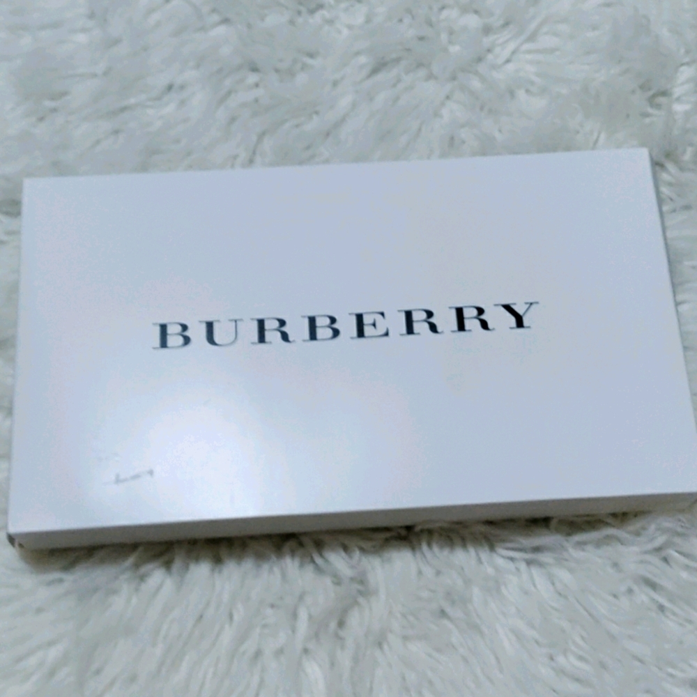 Burberry make up bag
